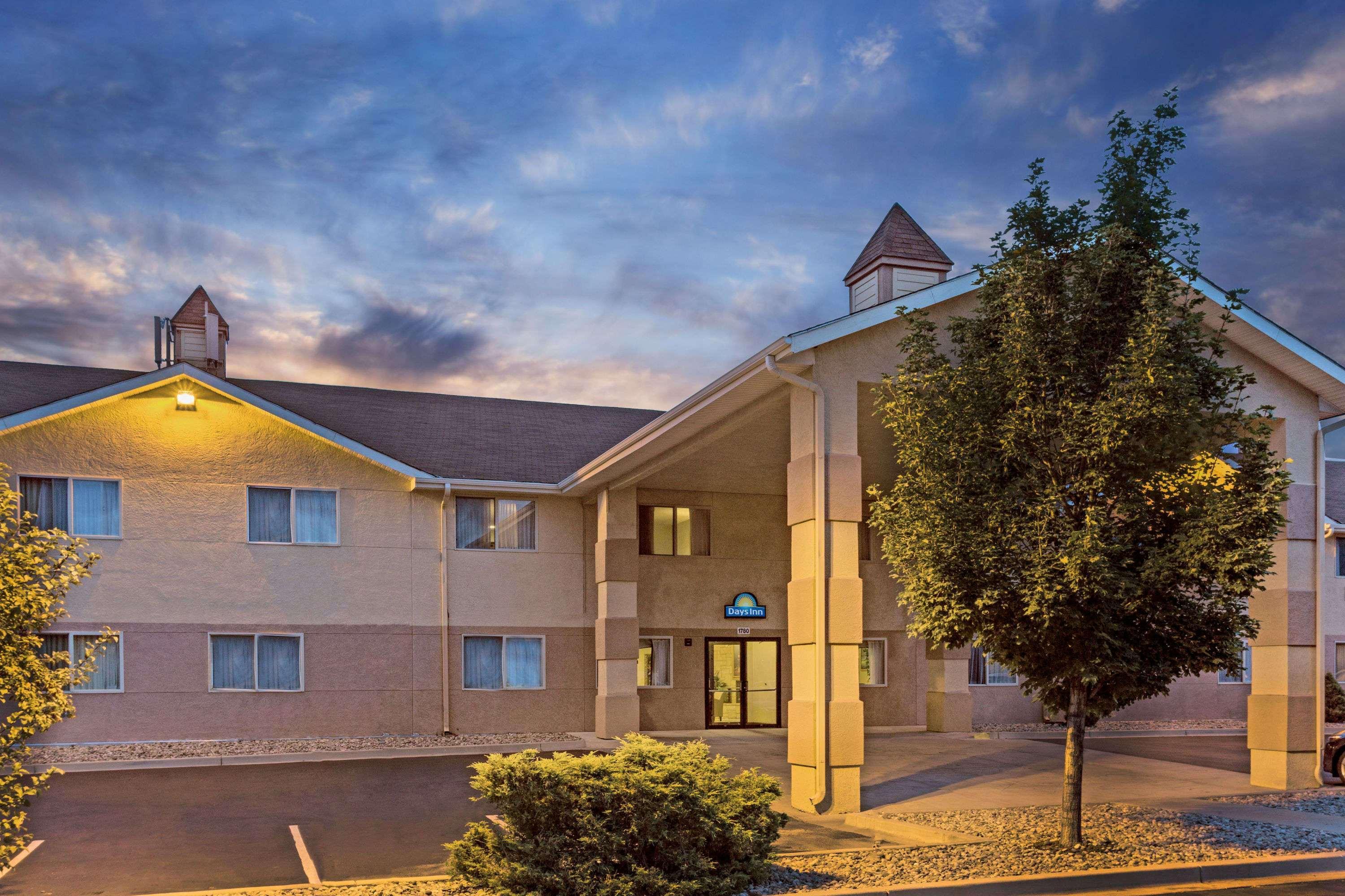 Days Inn By Wyndham Colorado Springs Airport Экстерьер фото