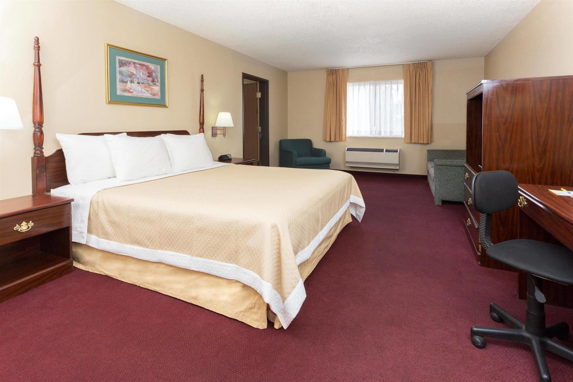 Days Inn By Wyndham Colorado Springs Airport Экстерьер фото